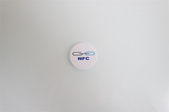 ISO 14443A CR80 Plastik NFC Kartu RFID 213 Frekuensi 13.56mhz