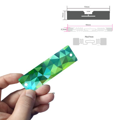 Mencetak Kartu UHF RFID 130X40mm Pembacaan Jarak Jauh 860~960MHz